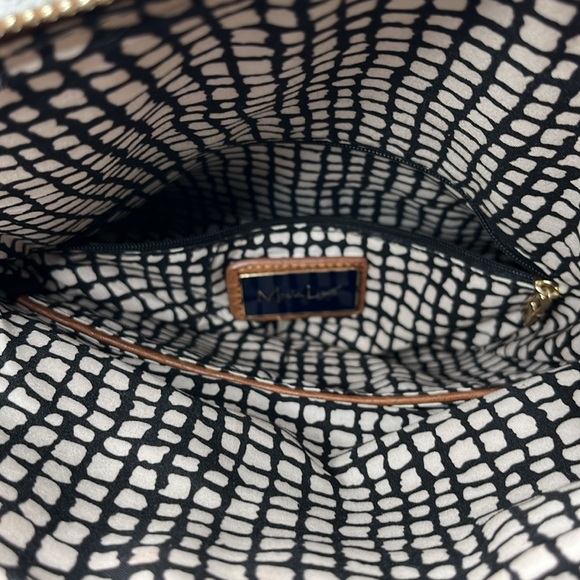 Super Cute Brown Oversized Clutch w / Removable Chain - Picture 4 of 9